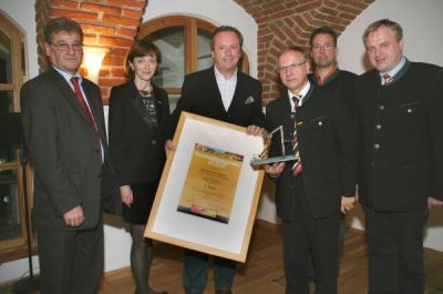 Preisübergabe Tischlerei Schaden