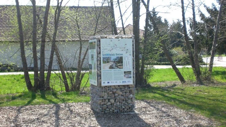 Info-Point: SchAUplatz Dietzen